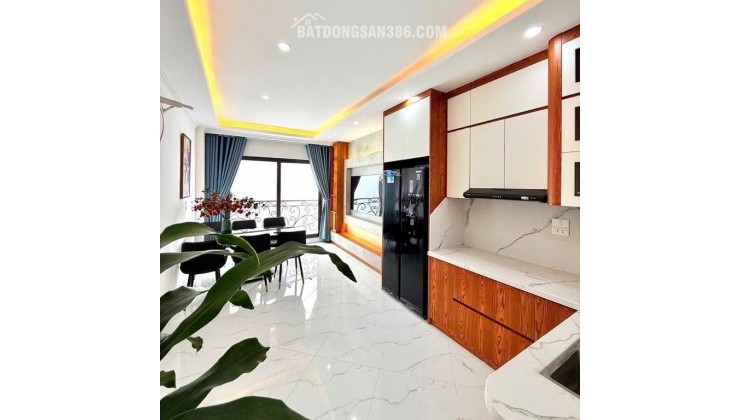 NHỈNH 8 TỶ SỞ HỮU MỚI XÂY THANG MÁY Ô TÔ GẦN PHƯỜNG ĐỊNH CÔNG, 32M2 X 6 TẦNG